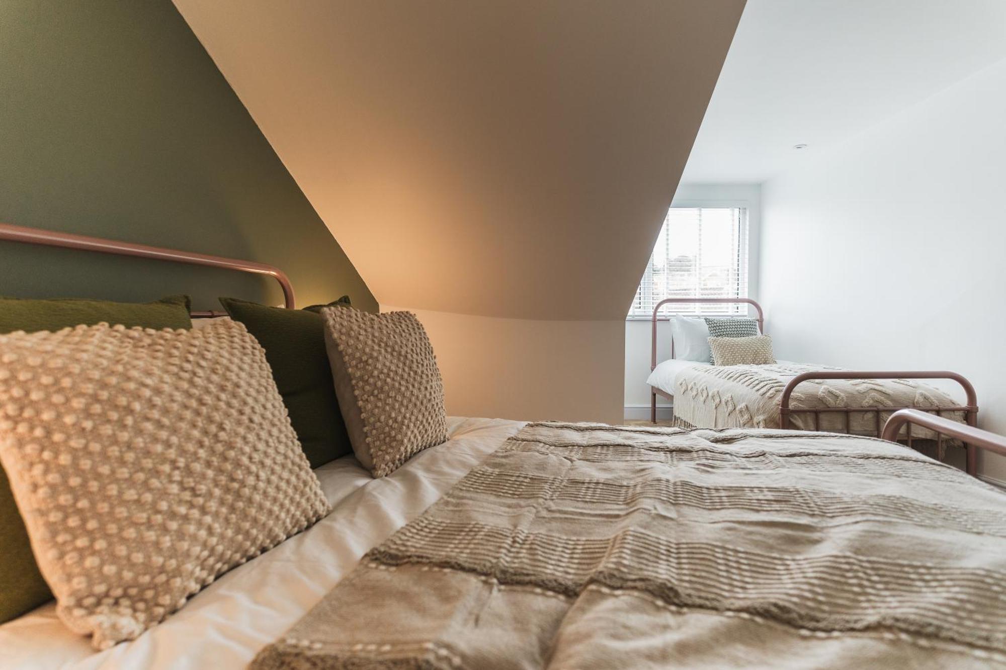Feature Stone, Stunning Apartment, 2 X King Beds And Single, Sleeps 5 Castle Cary Exterior foto