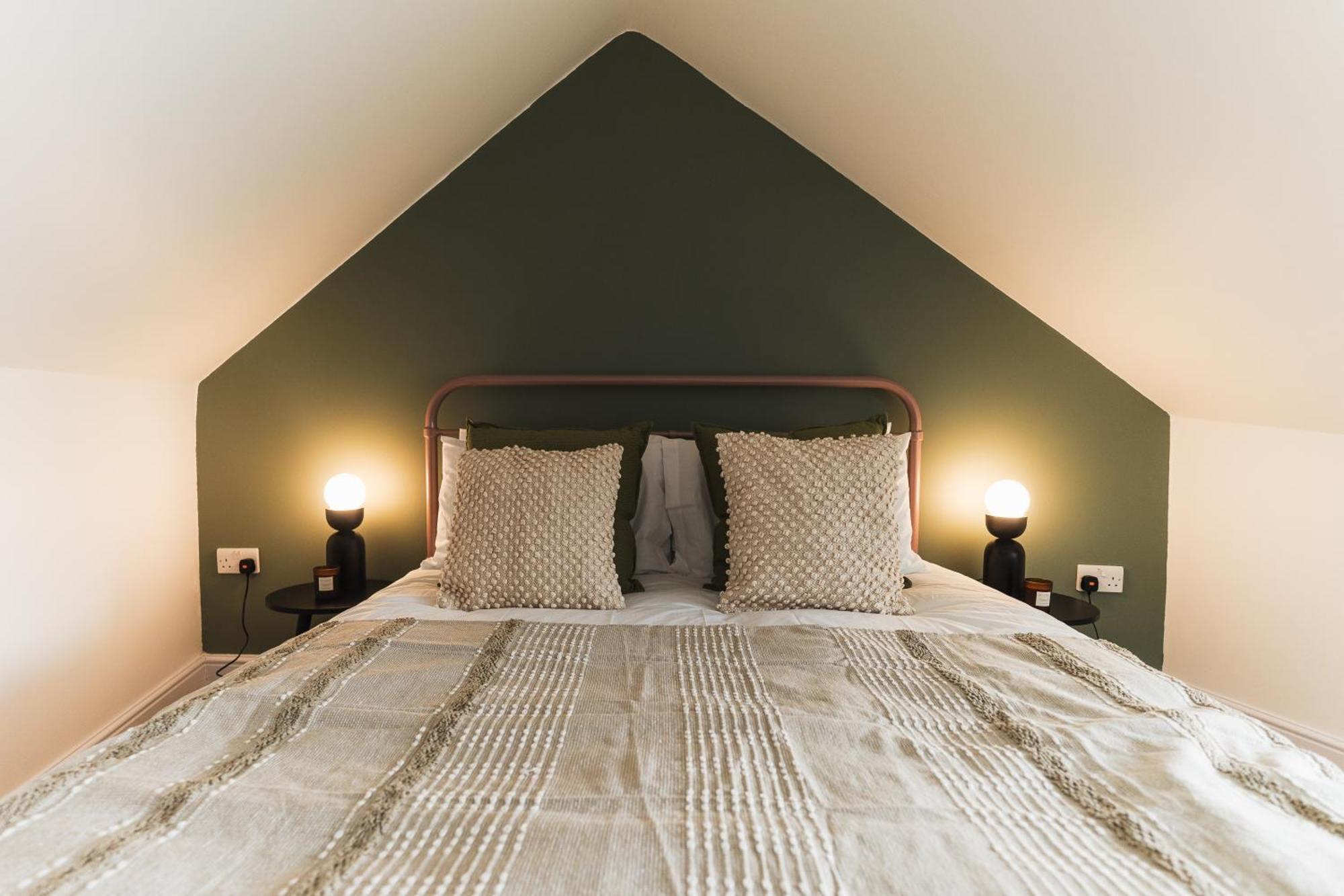 Feature Stone, Stunning Apartment, 2 X King Beds And Single, Sleeps 5 Castle Cary Exterior foto